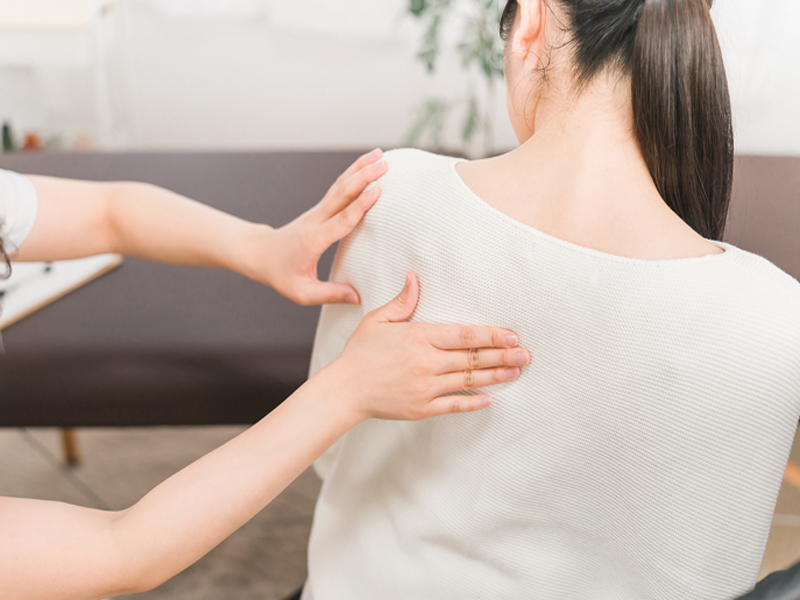 自律神経に効く背中のツボとは